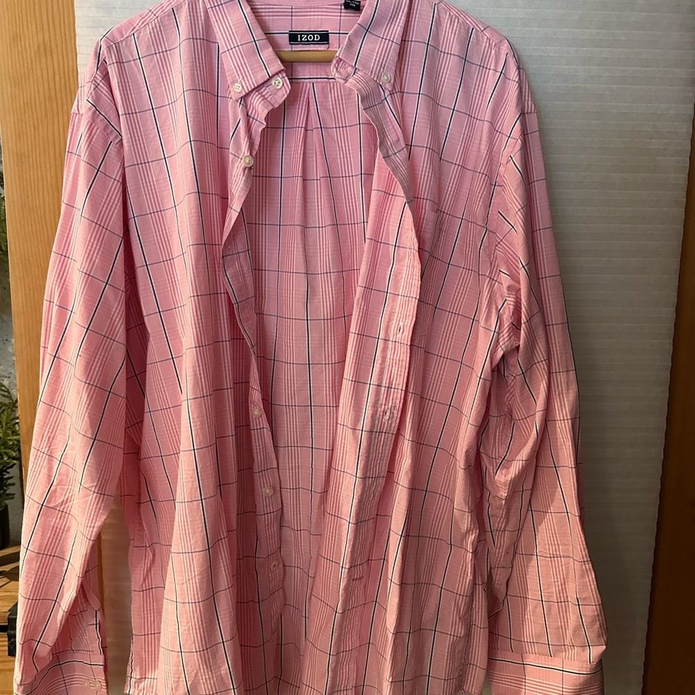 Izod Men's Casual Pink Checkered Shirt